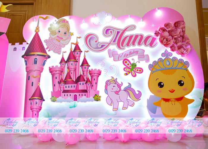 Trang trí tiệc sinh nhật chủ đề lâu đài công chúa cho bé gái