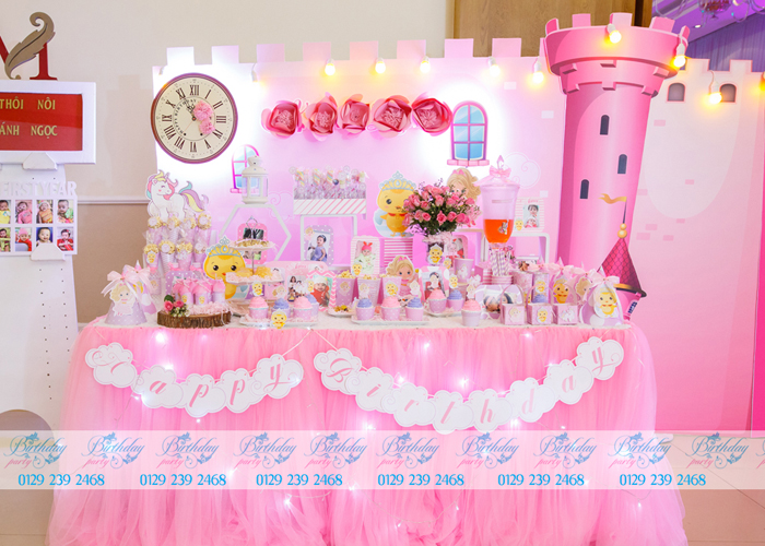 Tổ chức tiệc sinh nhật chủ đề lâu đài công chúa đầy màu hồng